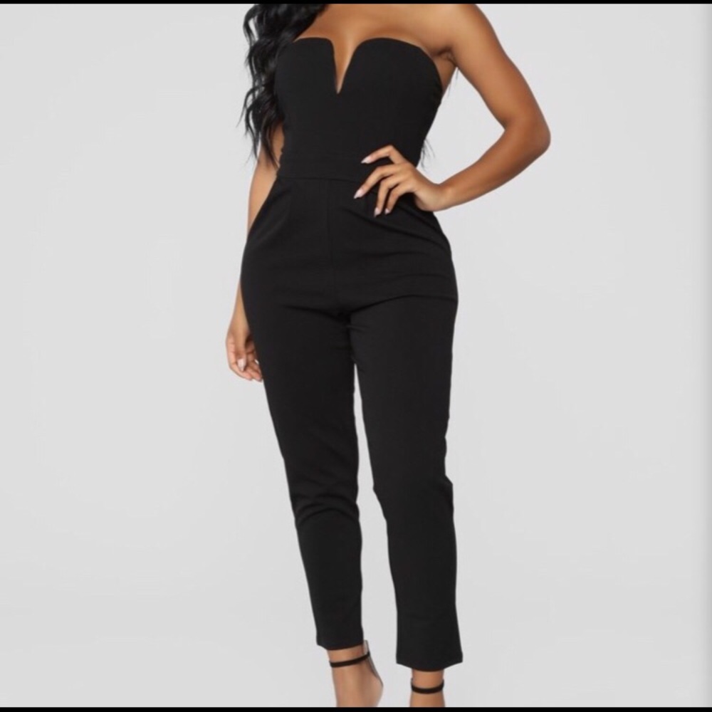 super cute never worn fashion nova jumpsuit